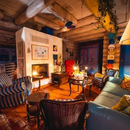 With Hot Tub And Sauna With Beautiful Views فيلة *